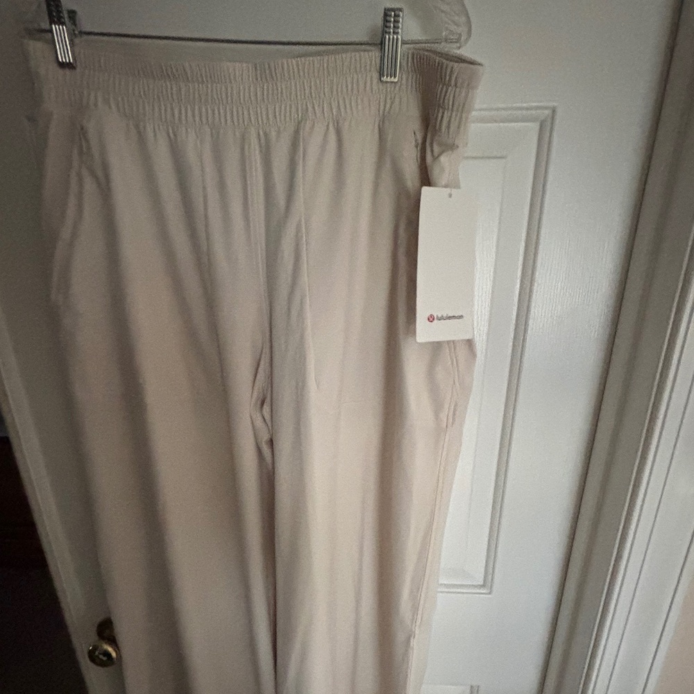 NWT Lululemon Swift Wide-Leg Mid-Rise Pant Size 14